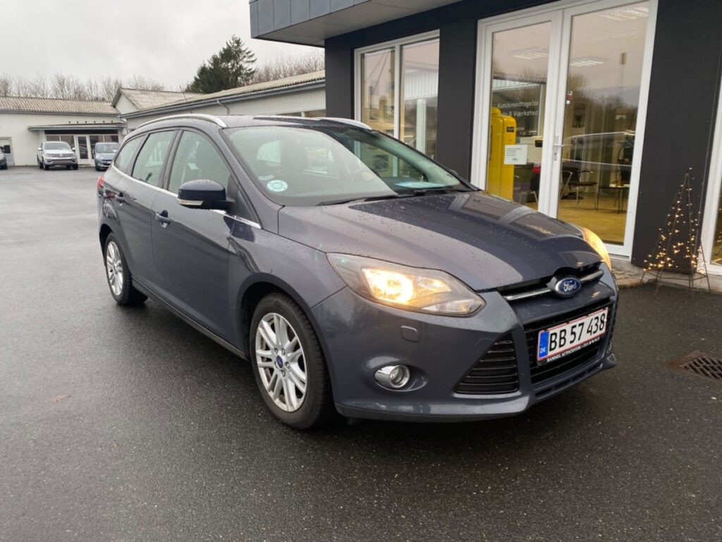 Ford Focus Turnier 1.6 Ti Vct Trend 125 Ps Salg af Ford Focus 1,6 Ti-VCT 125 Titanium stc. aut. 5d | OJA-Biler